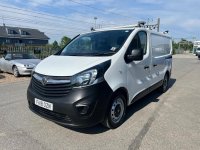 VAUXHALL VIVARO